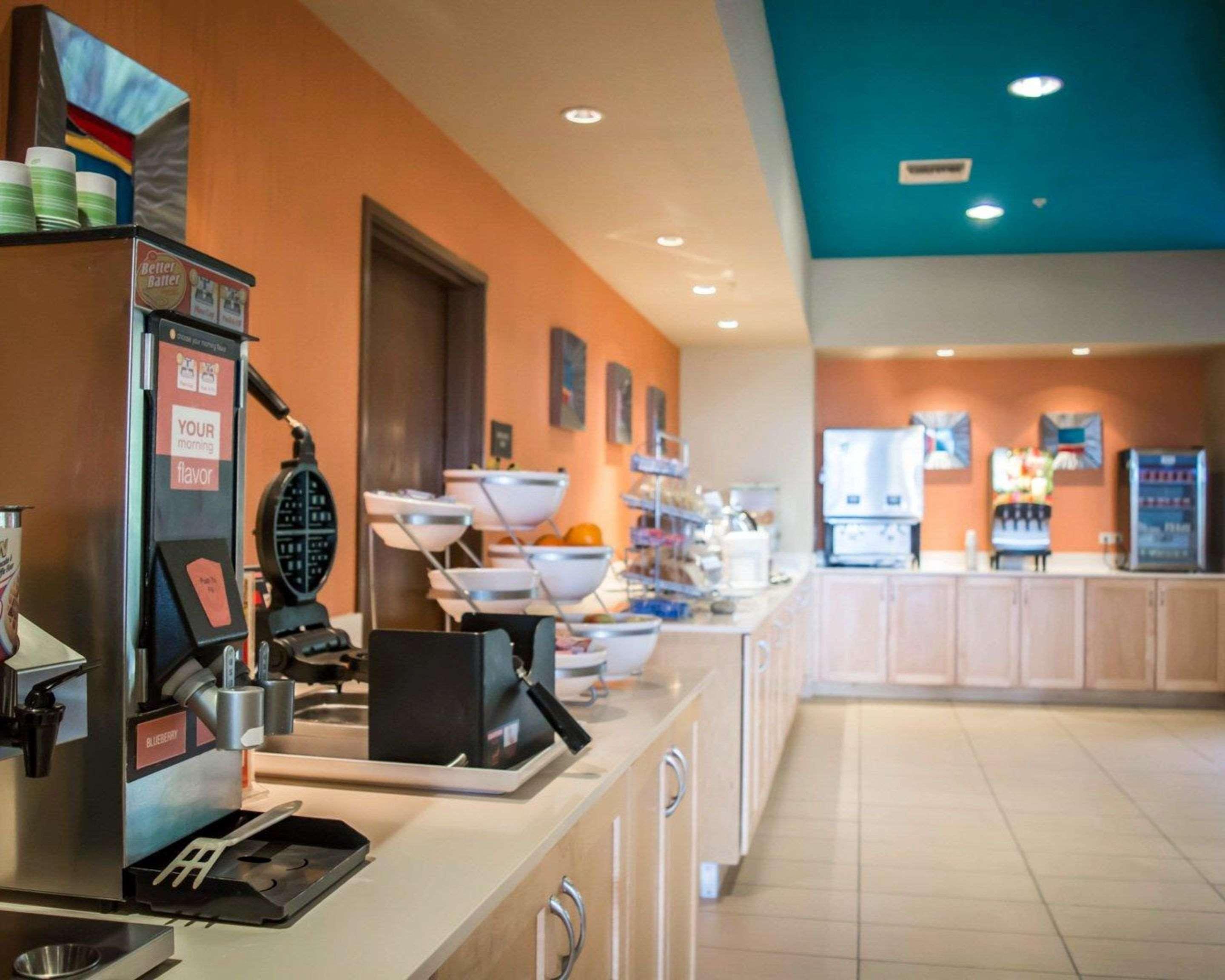Mango Hampton Inn By Hilton Tampa Fairgrounds Casino מראה חיצוני תמונה