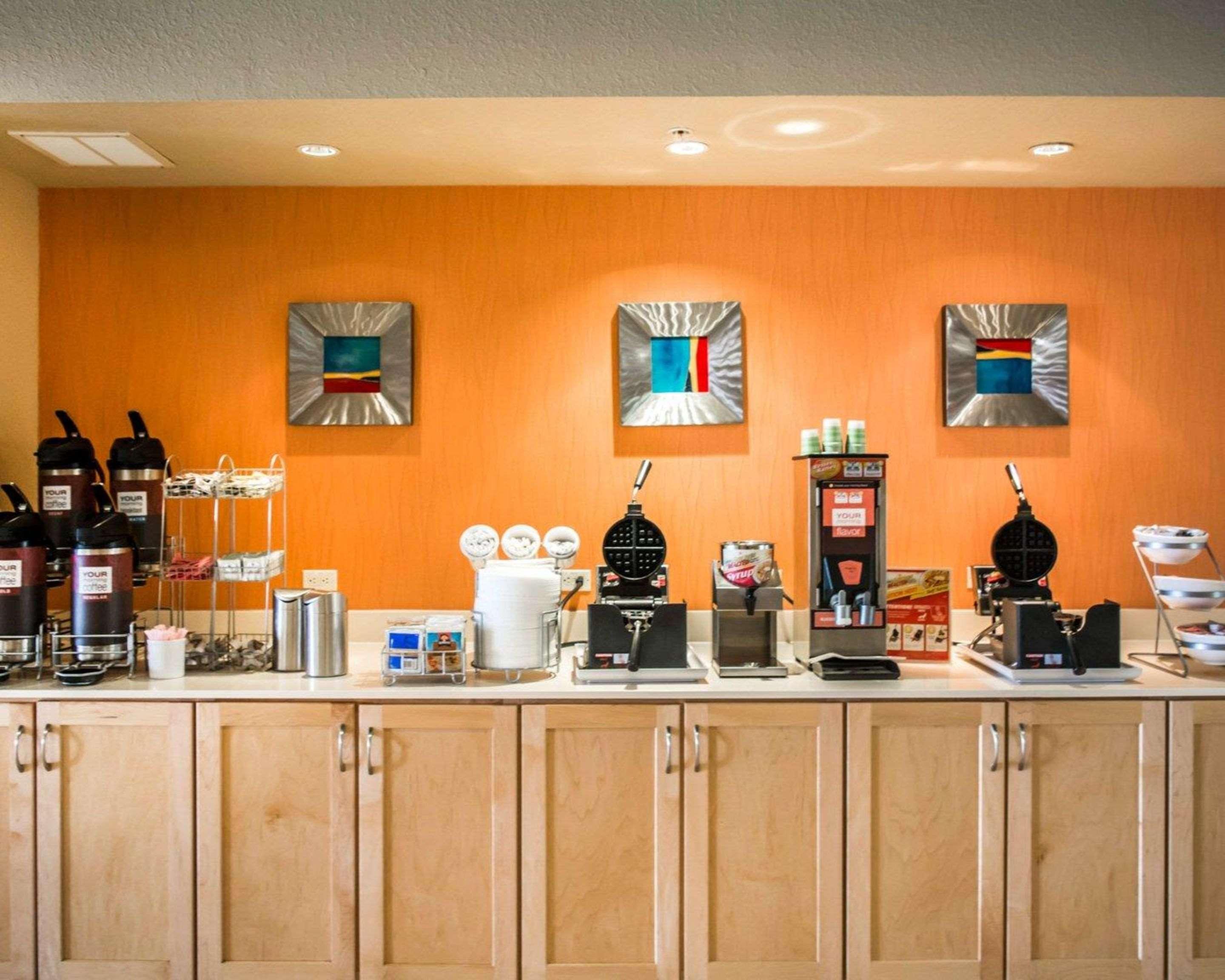 Mango Hampton Inn By Hilton Tampa Fairgrounds Casino מראה חיצוני תמונה